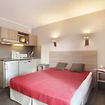 Odalys Le Village De Praroustan מלון דירות 4*