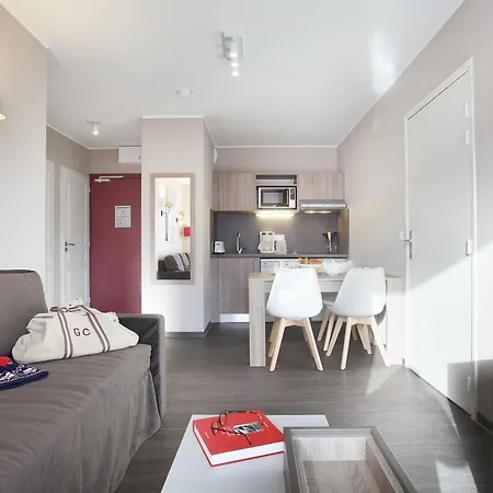 Apartmanhotel Odalys Le Village De Praroustan 4*